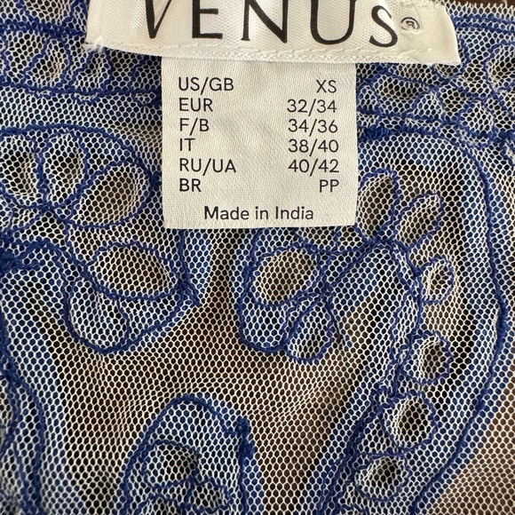 VENUS Blue and White Lace Blouse - Picture 6 of 7